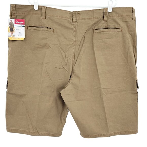 Wrangler Men's Relaxed Fit Low Stretch Brown Cargo Shorts Size 48 Inseam 10" NWT - Picture 2 of 11
